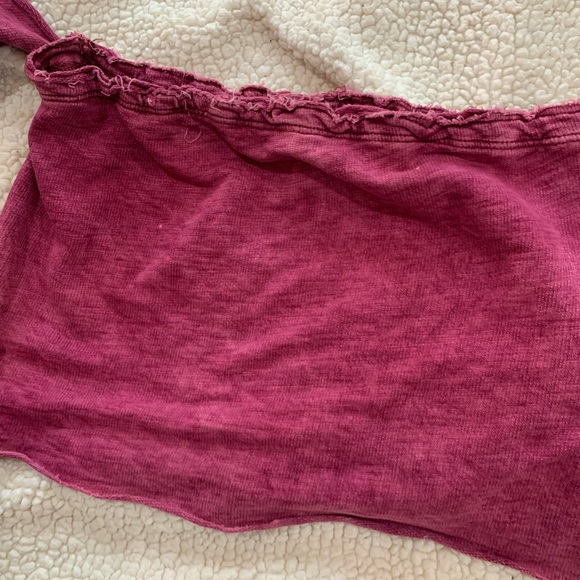 Long sleeve, basically strapless top. - Picture 2 of 4